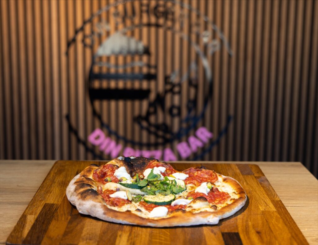 - Din Pizza Bar - 2C2A5781 1 - Dit lokale pizzeria – meget mere end bare pizza - Din Pizza Bar - 2C2A5781 1 - Dit lokale pizzeria – meget mere end bare pizza